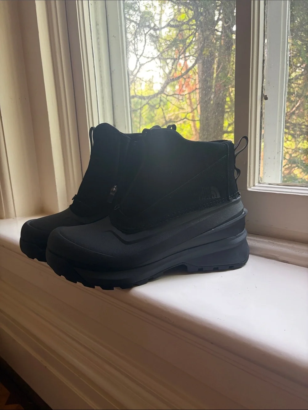 North Face MENS Chilkat V Zip Waterproof boots